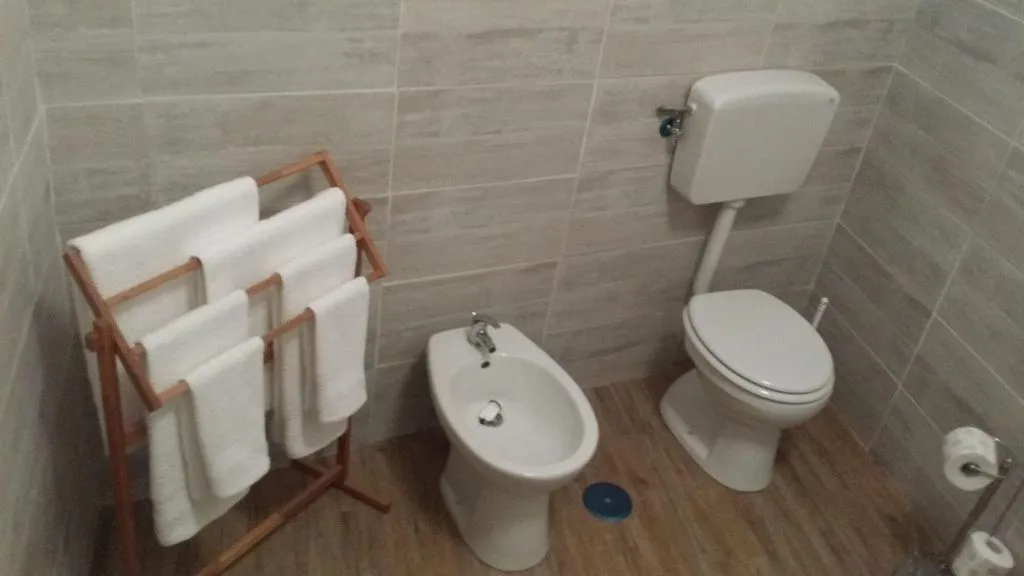 Room, B&B A Casa di Grazia, Naples