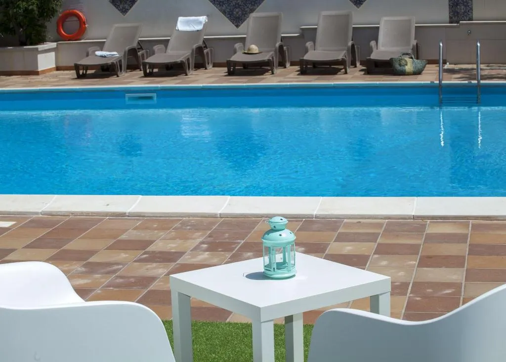 Pool, Achibea, Palermo
