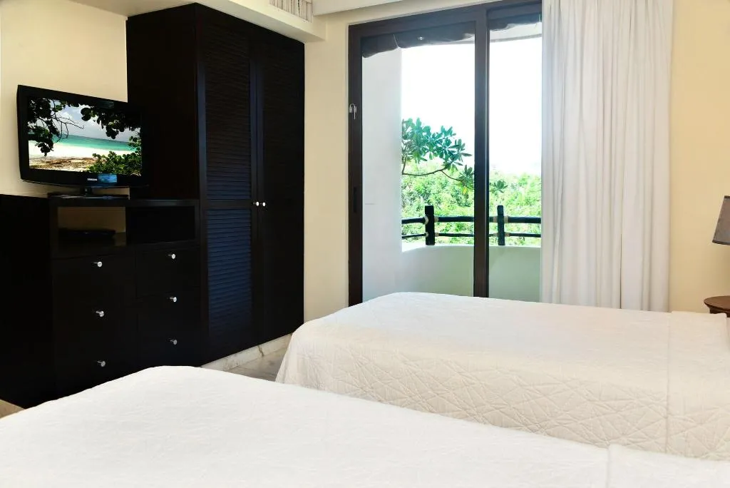 Room PREMIUM TWO BEDROOMS Room, El Taj Ocean Front and Beachside Condo Hotel, Playa Del Carmen