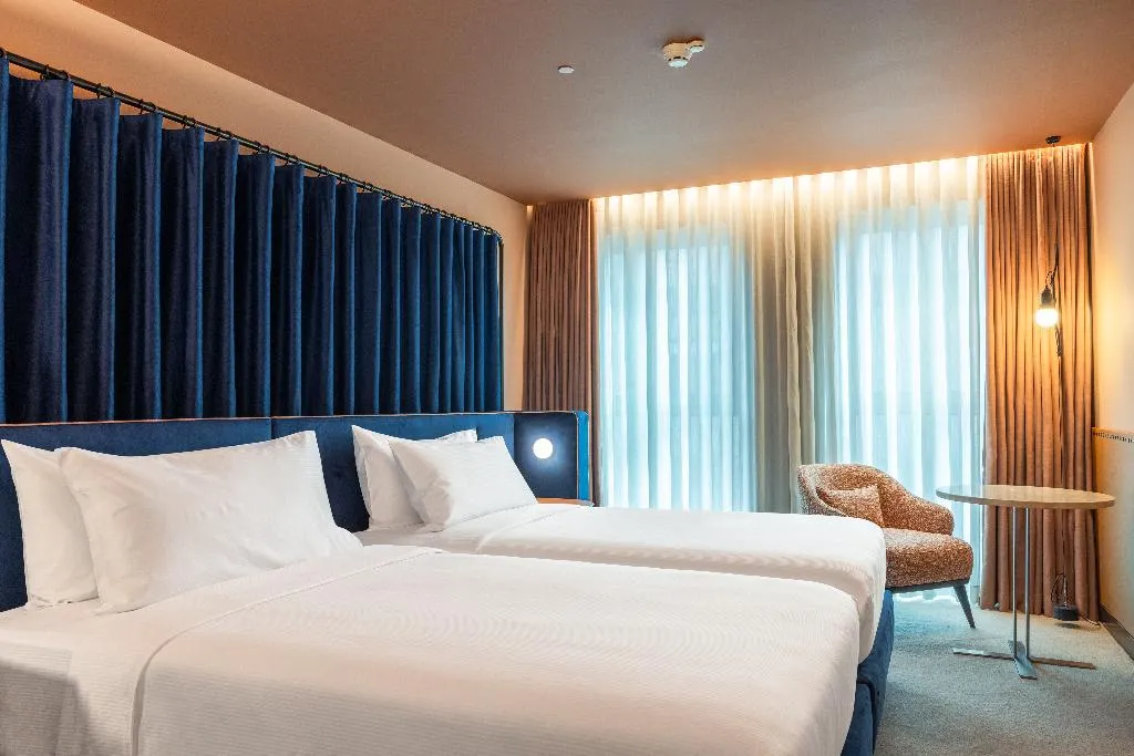 TWIN DELUXE Room, Cenica Porto Hotel, Curio Collection By Hilton, Porto