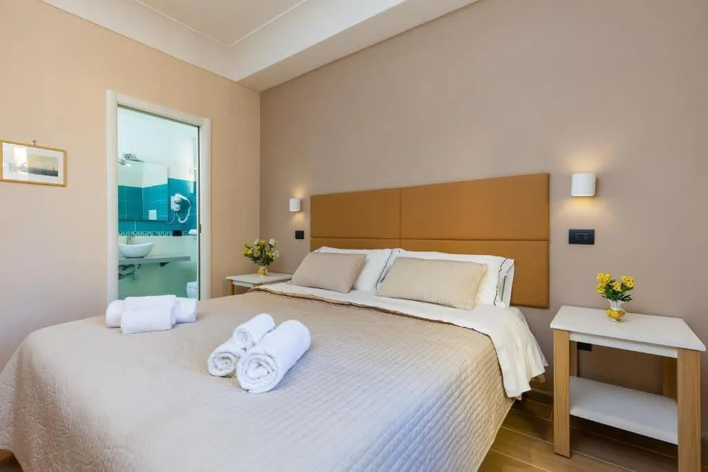 Room, B&B Giacomino, Naples