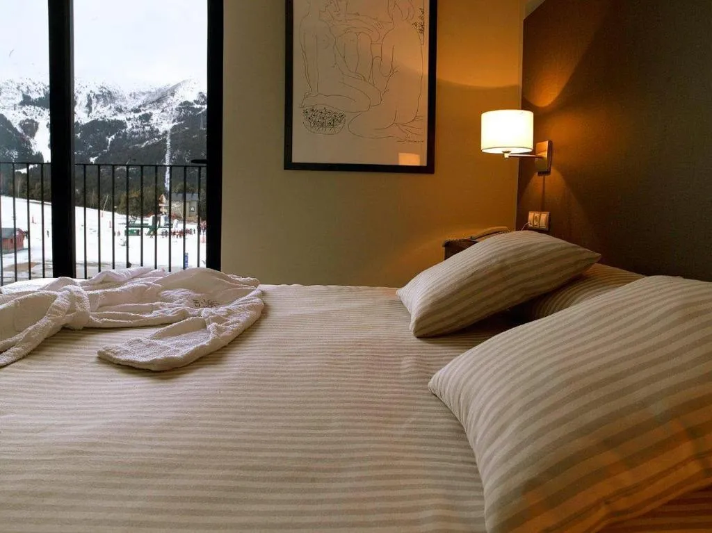 QUADRUPLE CAPACITY 4 Room, HG la Molina, Costa Brava