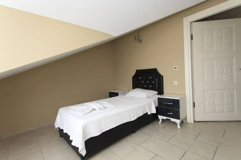 Room, Green Peace, Dalaman