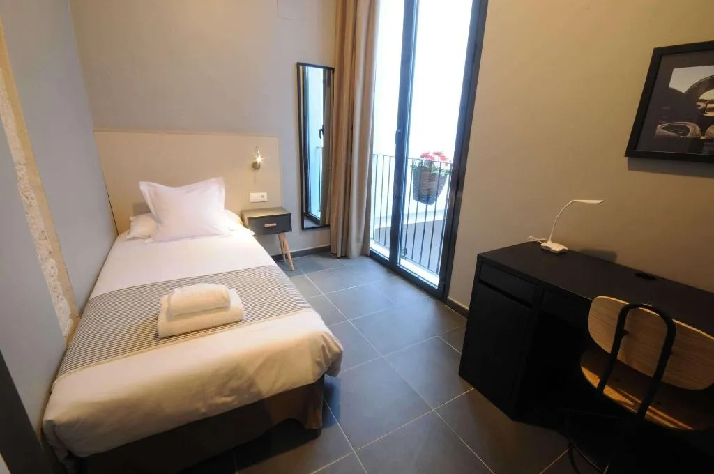 Room, Catalina Suites San Nicolas 3*, Valencia