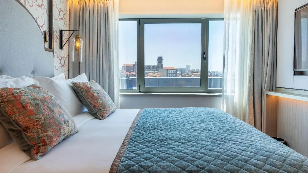 DOUBLE CLASSIC KING BED Room, InterContinental Porto Palacio das Cardosas, Porto