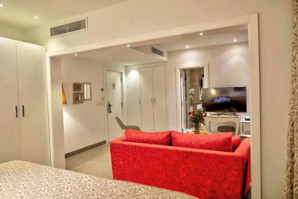 SUITE KING SIZE BED Room, Lac Leman, Tunisia