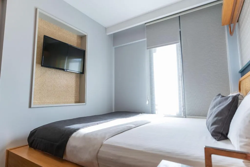 Room, Viva La Vita, Izmir