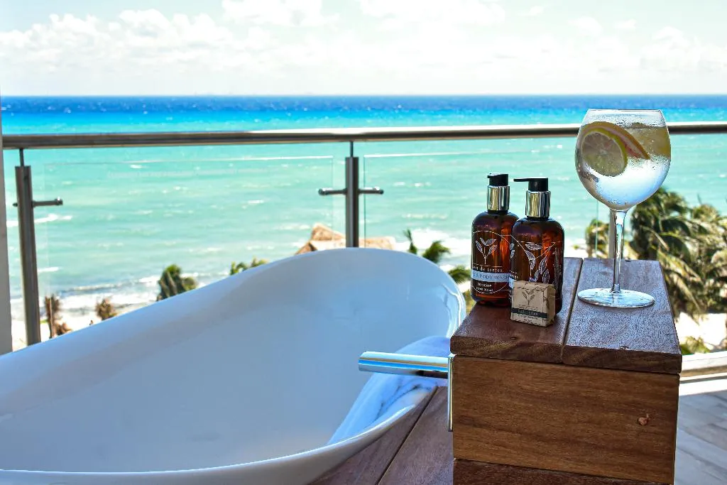 SUITE PREMIUM OCEAN FRONT Room, Mvngata Beach Hotel, Cancun Area
