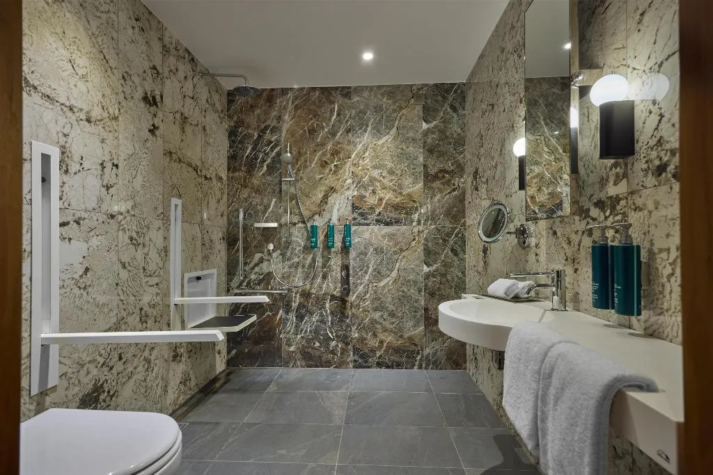TWIN Accessible Room, Hilton Milan, Milan
