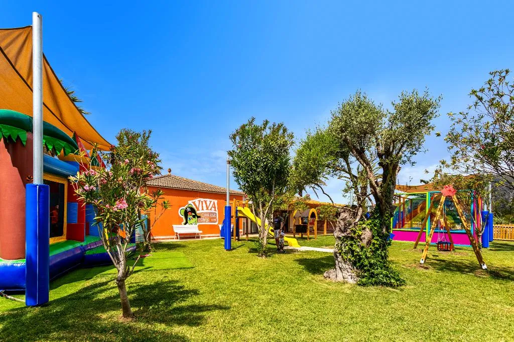 Sports and Entertainment, Viva Eden Lago, Majorca
