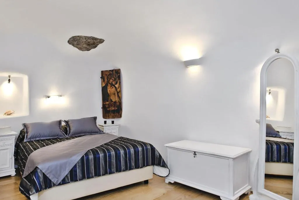 Room, Anemomilos, Santorini