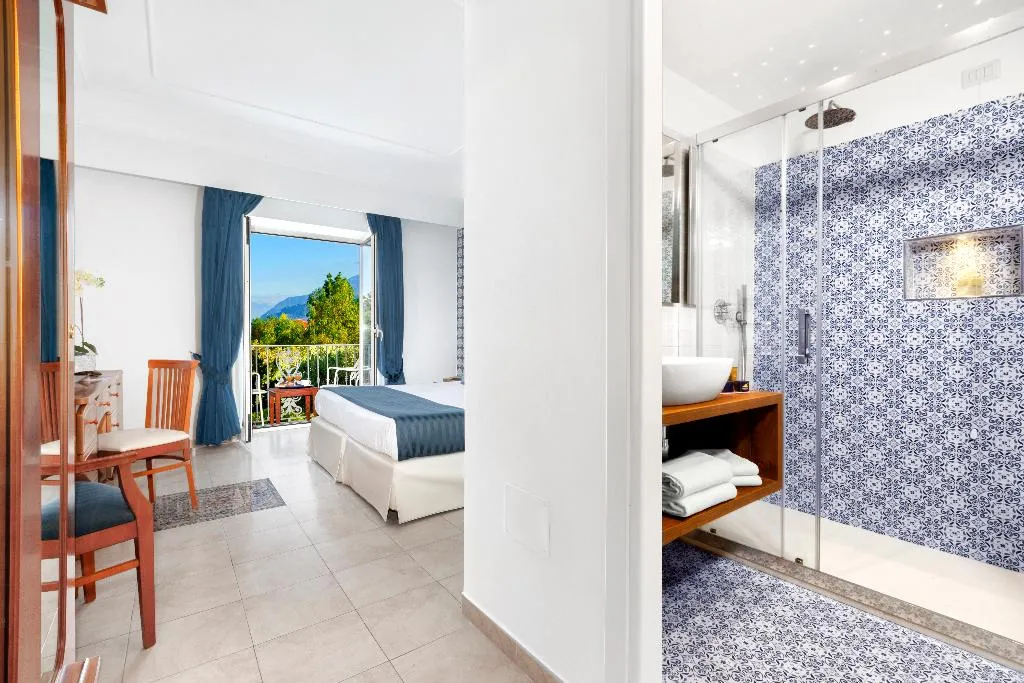 DOUBLE SUPERIOR SEA VIEW Room, Atlantic Palace, Naples