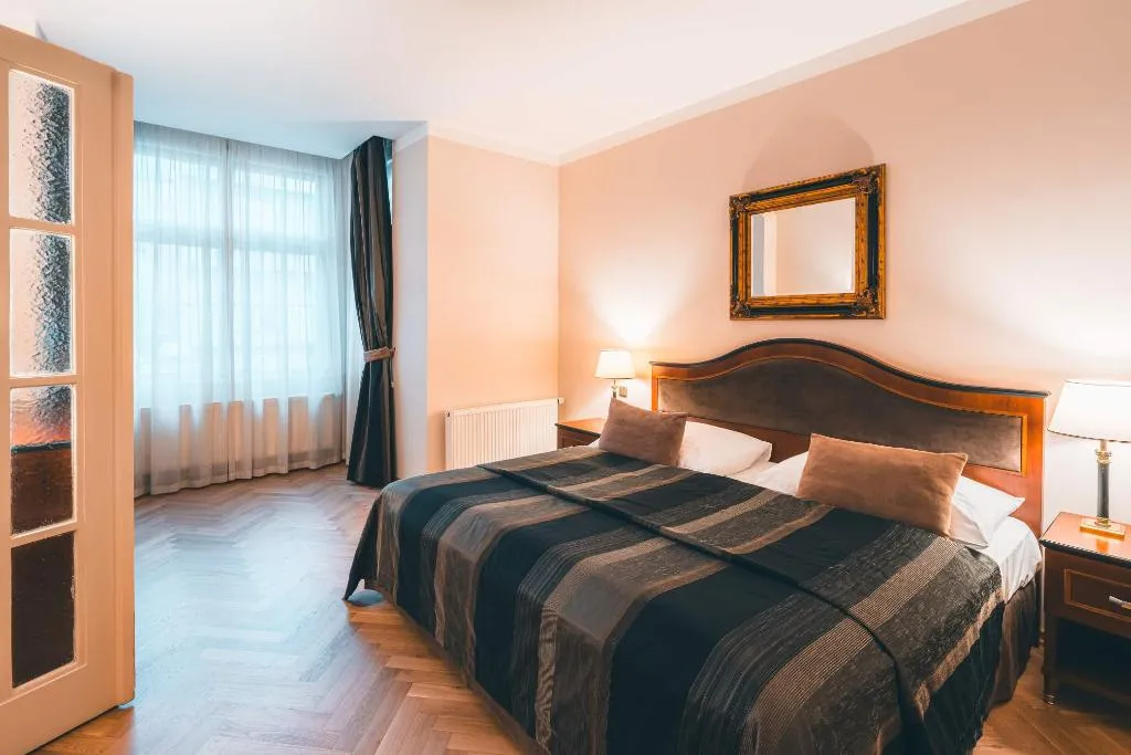 APARTMENT STANDARD Room, Elysee Hotel Prague, Prague