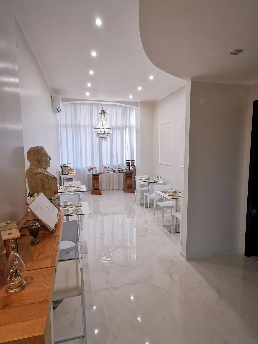 Restaurant, Residenza Borbonica, Naples