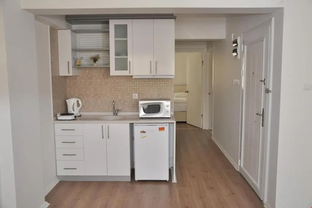APARTMENT TWO BEDROOMS ONE BATHROOM Room, Deka Evleri, Izmir