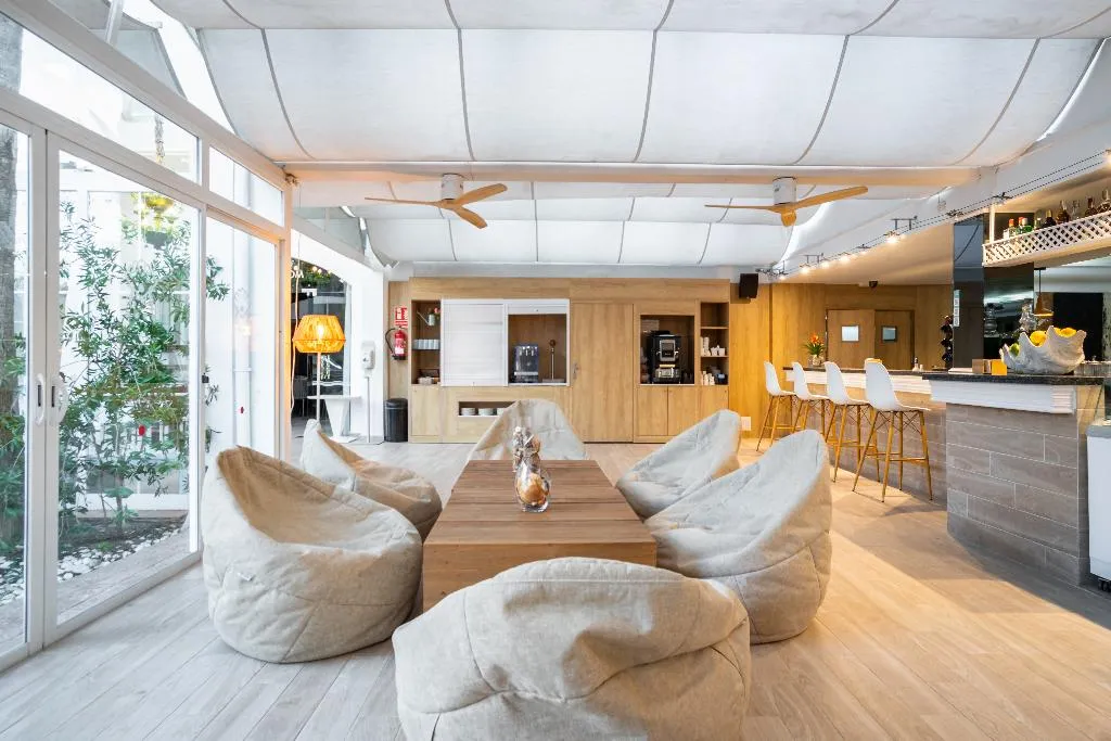 Bar, Bahia de Alcudia Hotel & Spa, Majorca