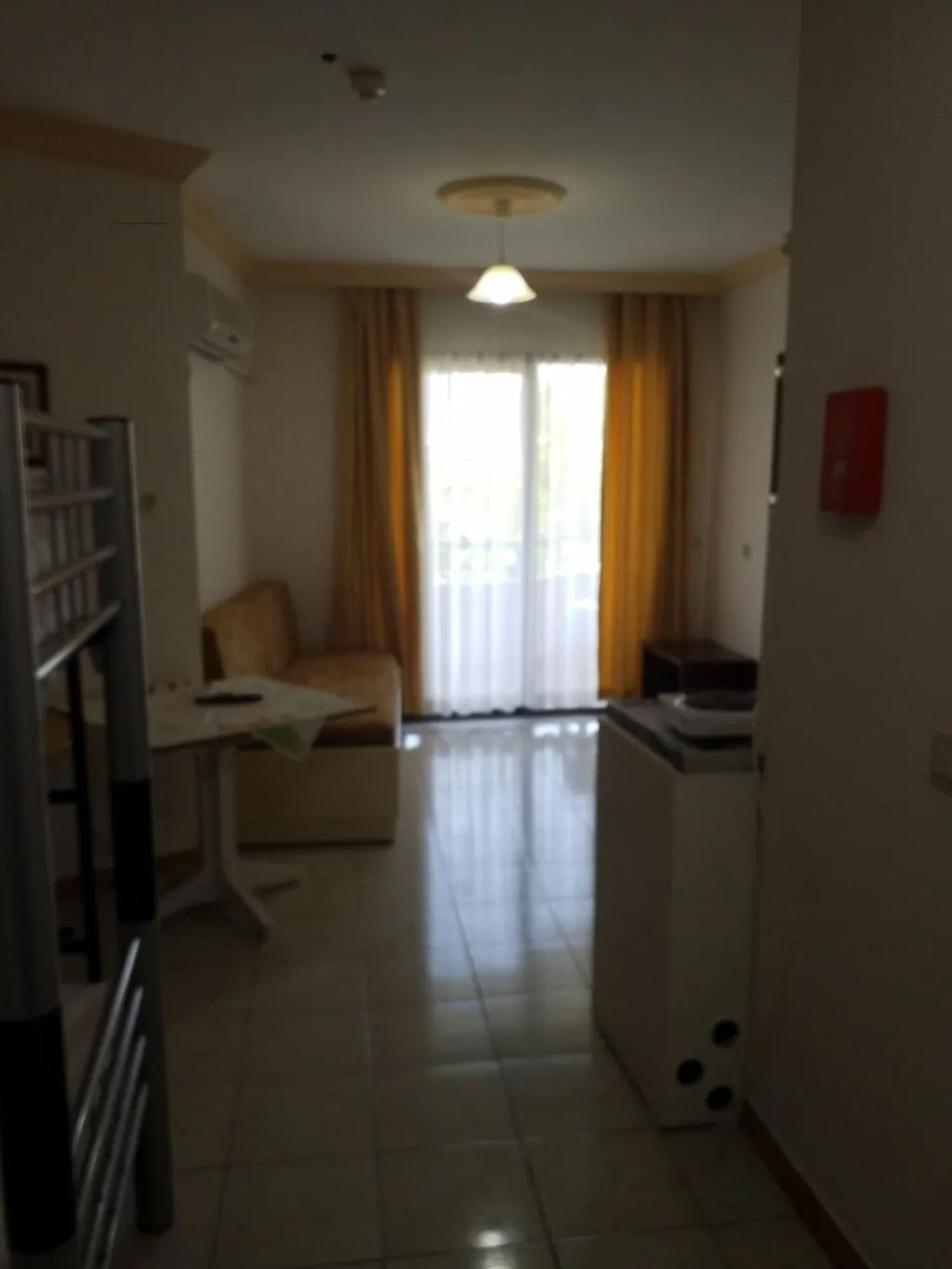 Room, Kamelya, Dalaman