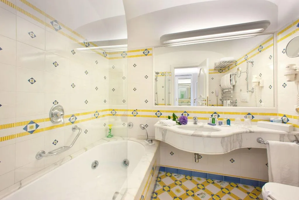 JUNIOR SUITE GARDEN VIEW Room, Grand Hotel la Favorita, Naples
