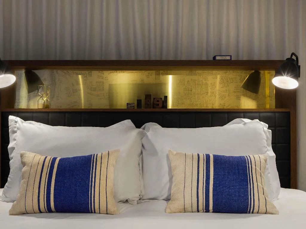 TWIN CLASSIC Room, Ink Hotel Amsterdam - MGallery Collection, Amsterdam