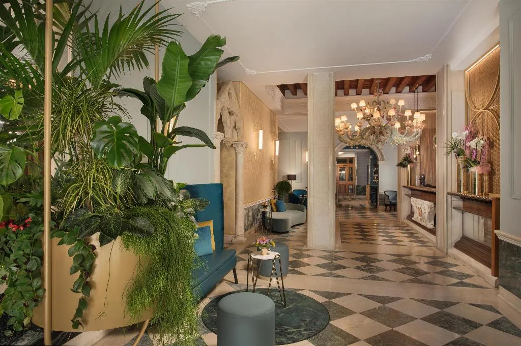 Lobby, NH Venezia Santa Lucia, Venice
