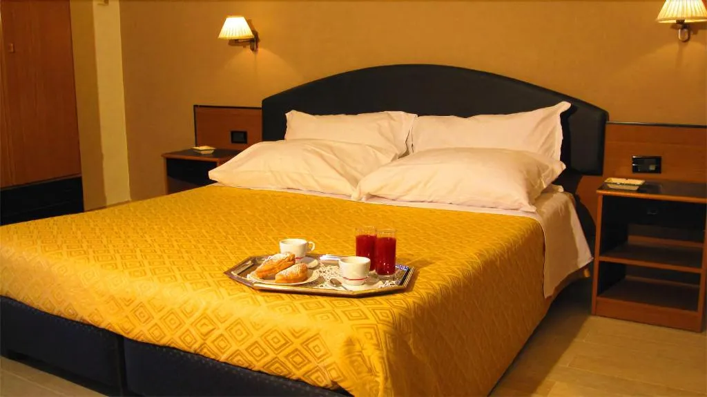 Room, Hotel Fiorentina, Naples