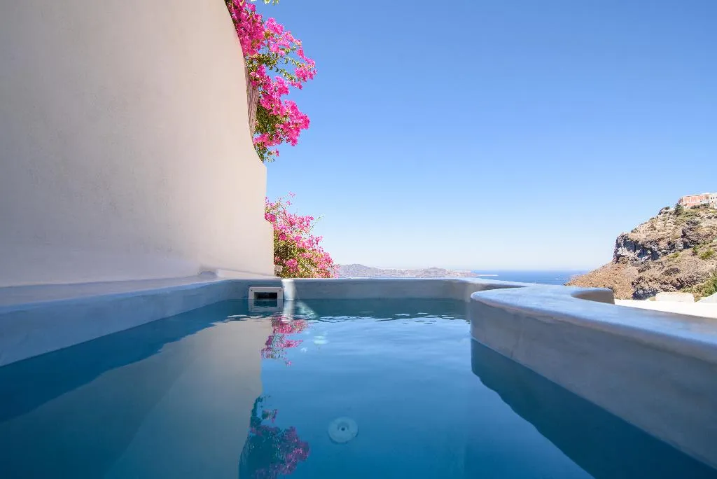 JUNIOR SUITE WITH VIEWS Room, On The Cliff, Santorini