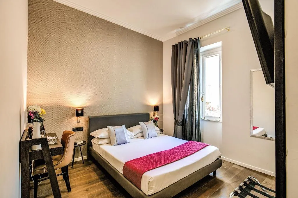 Room, Little Queen Navona, Rome