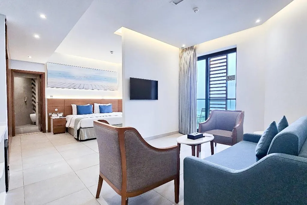 SUITE SEA VIEW Room, Wyndham Garden Ajman Corniche, Dubai