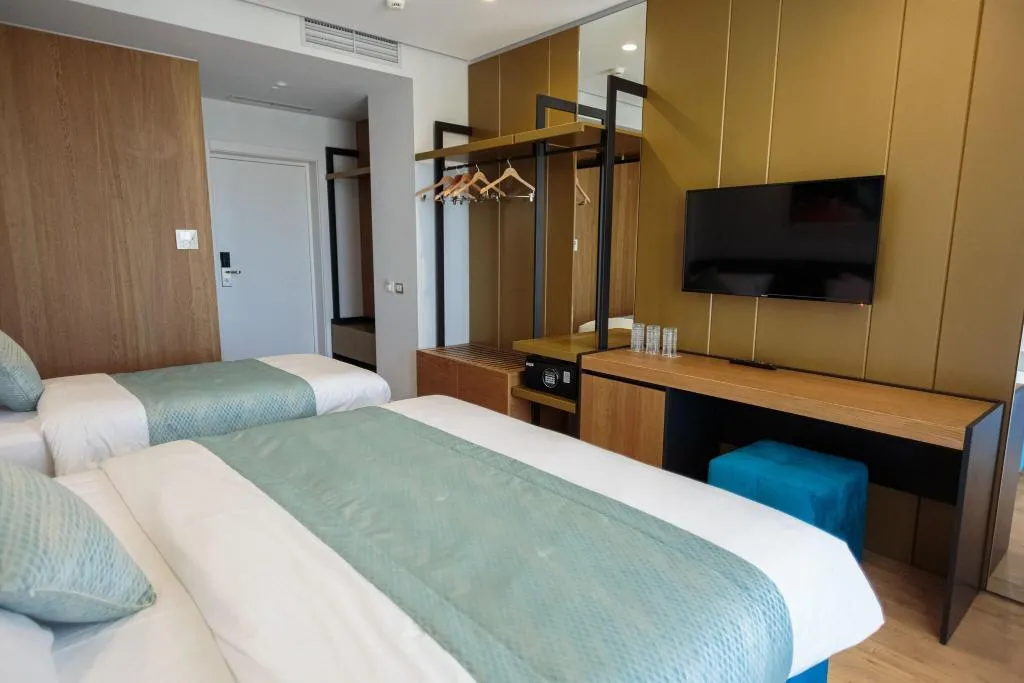 TRIPLE CITY VIEW TWO BEDS Room, Ames Hotel & SPA, Kavaje