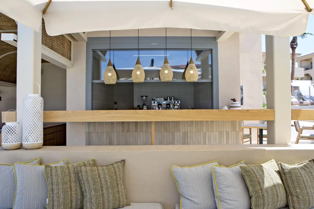 Bar, MERAVIA Leonardo Limited Edition, Halkidiki