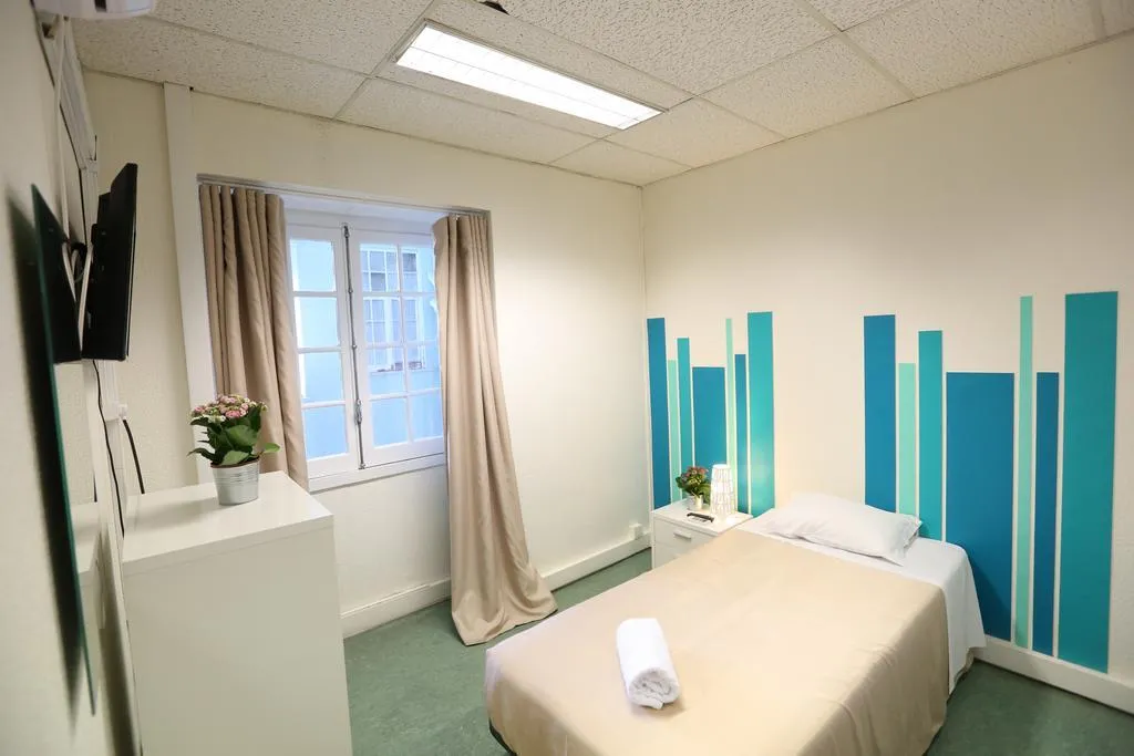 SINGLE WITH SHARED BATHROOM Room, Tagus Royal Residence, Lisbon