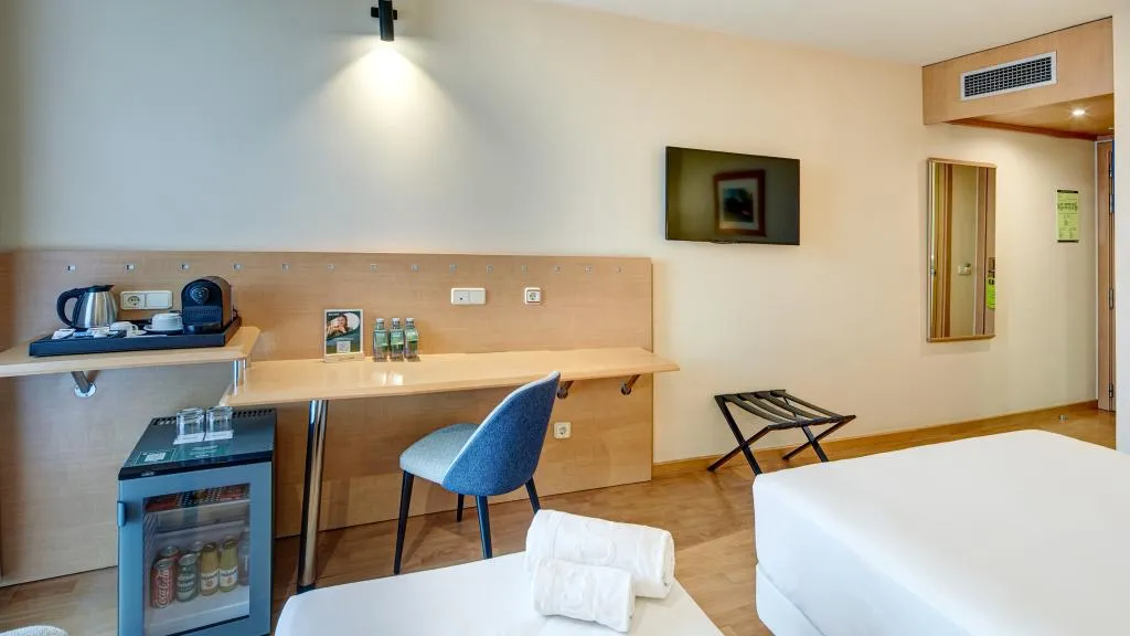 TRIPLE STANDARD Room, Sercotel Porta Barcelona, Barcelona