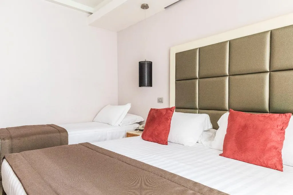 TRIPLE STANDARD Room, Giolli Nazionale, Rome