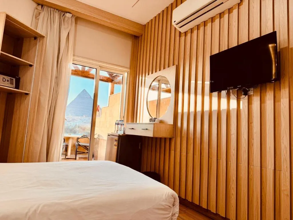 TWIN DELUXE WITH BALCONY Room, Giza Pyramids View Inn, Cairo