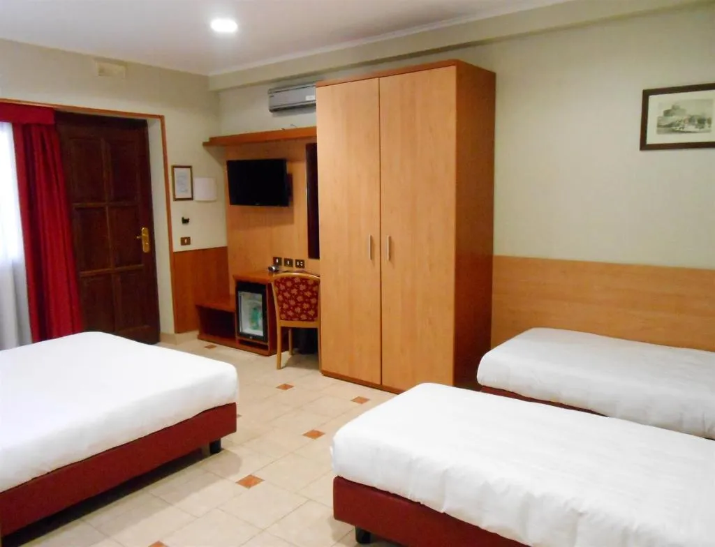 Room, Hotel Riviera Fiumicino, Rome