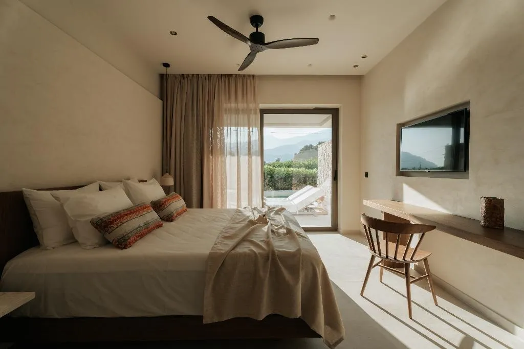 DOUBLE POOL VIEW Room, Aménte Mindful Stay, Crete