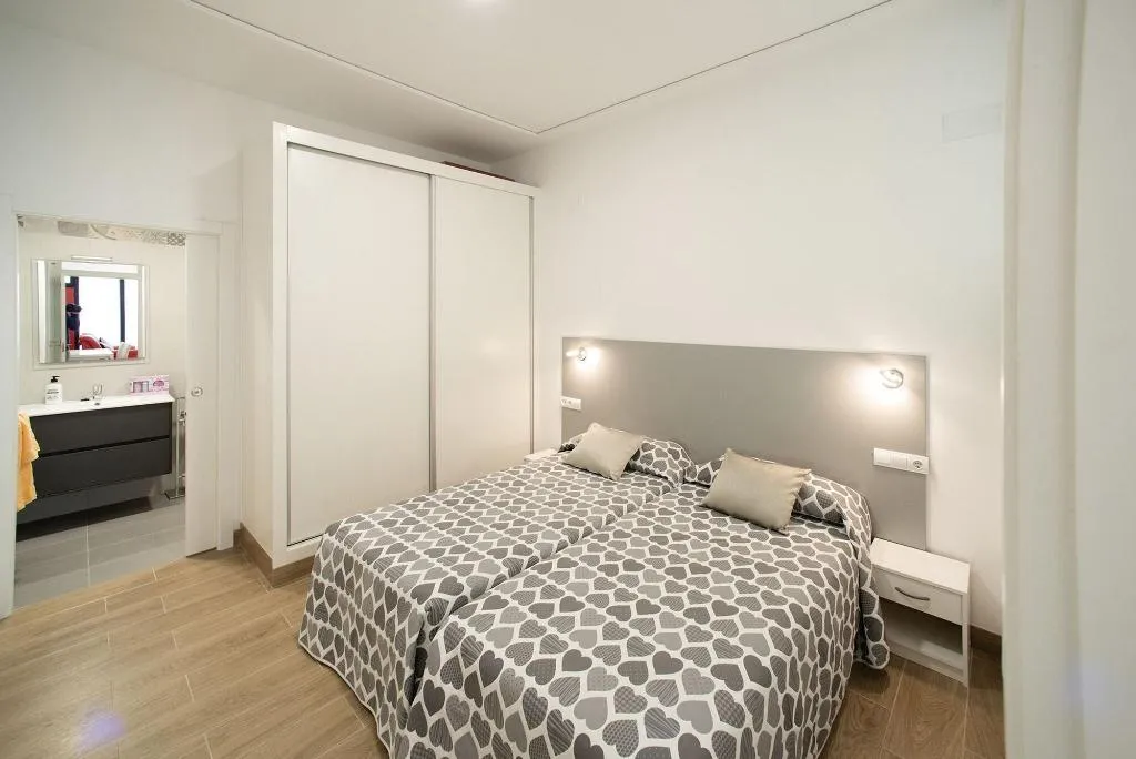 Room, Mitre Paterna Low Cost Rooms, Valencia