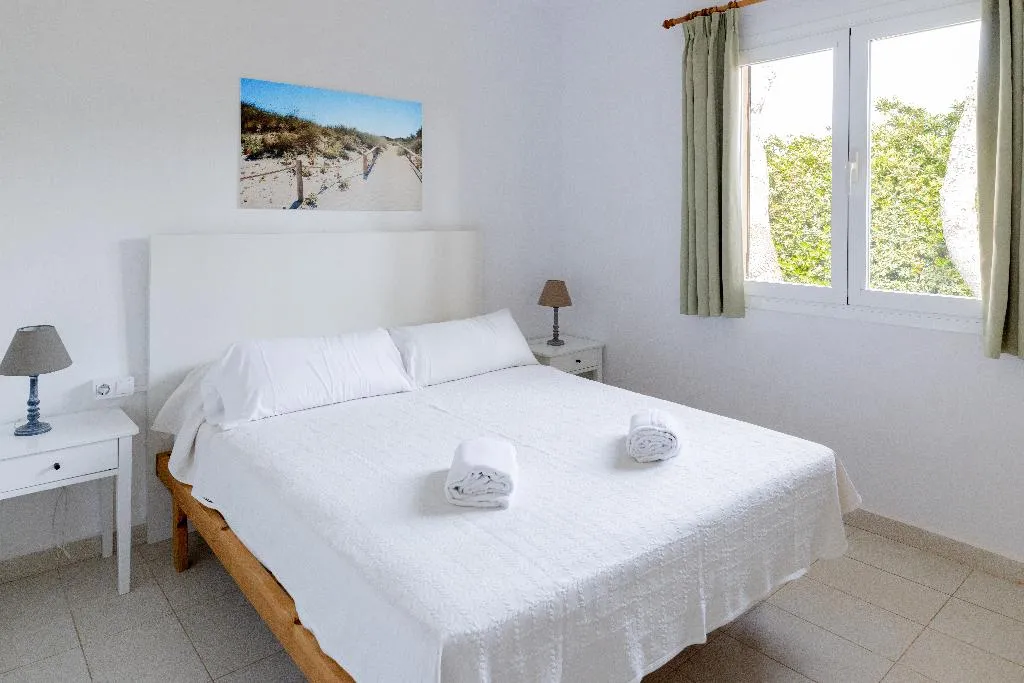 Room, Ses Anneres apartments, Menorca