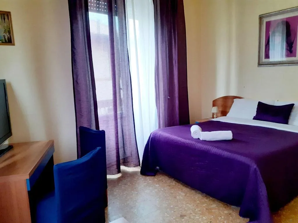 Room, Novella Italy, Florence