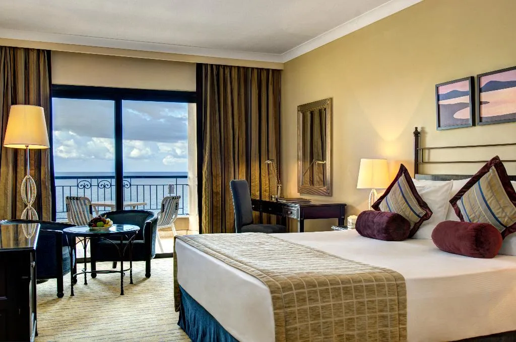 Room EXECUTIVE SEA VIEW Room, Corinthia Hotel St Georges Bay, Malta