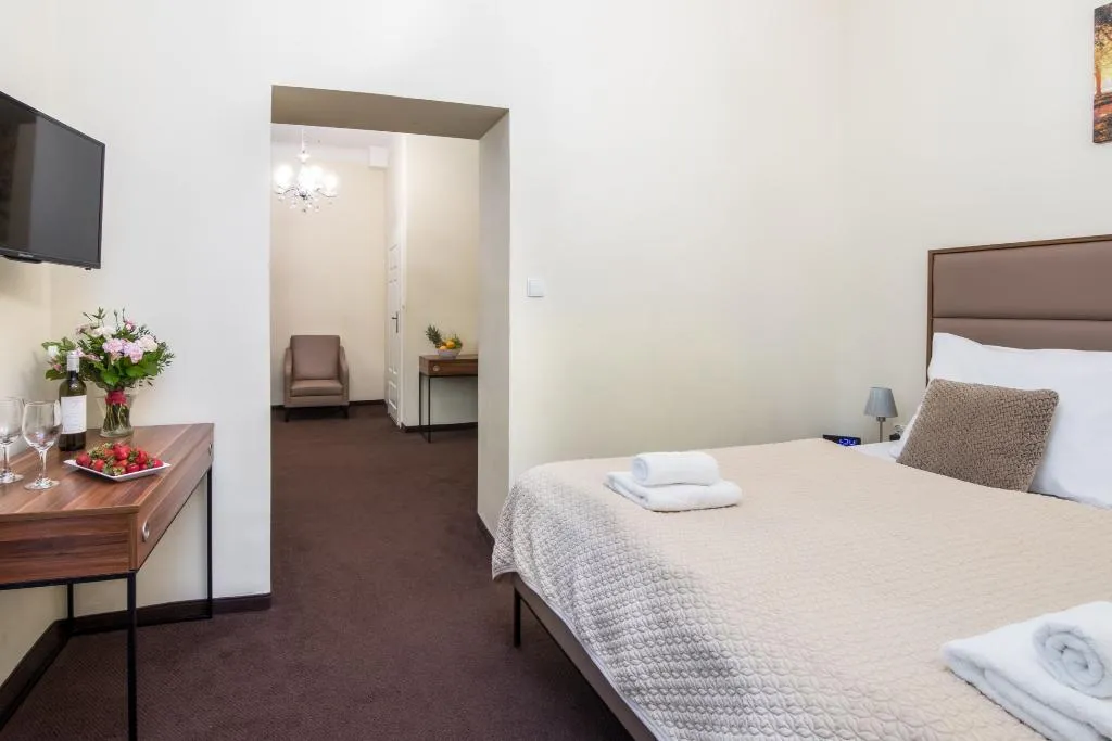 QUADRUPLE STANDARD Room, Aparthotel Old Town, Krakow