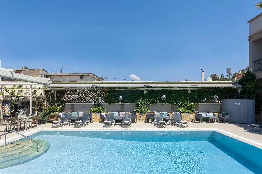 Pool, Telesilla, Corfu