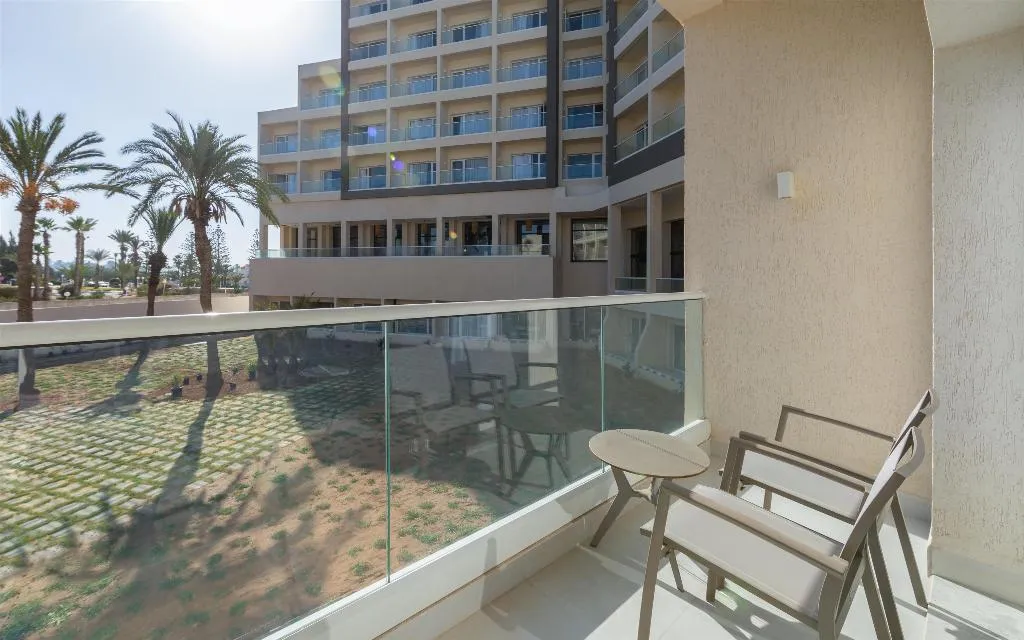 DOUBLE Accessible KING SIZE BED Room, Hilton Skanes Monastir Beach Resort, Tunisia
