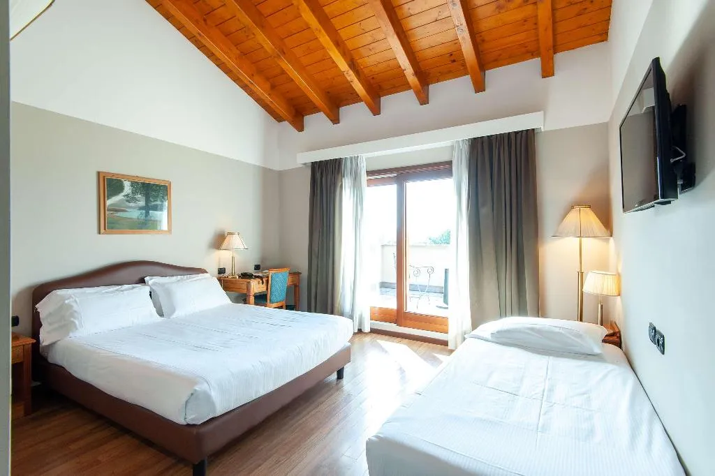 Room, Hotel Horizon Wellness & Spa Resort, BW Signature, Milan
