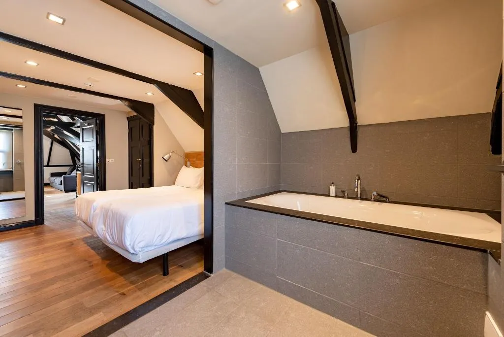 DOUBLE KING SIZE BED Room, Catalonia Vondel Amsterdam, Amsterdam