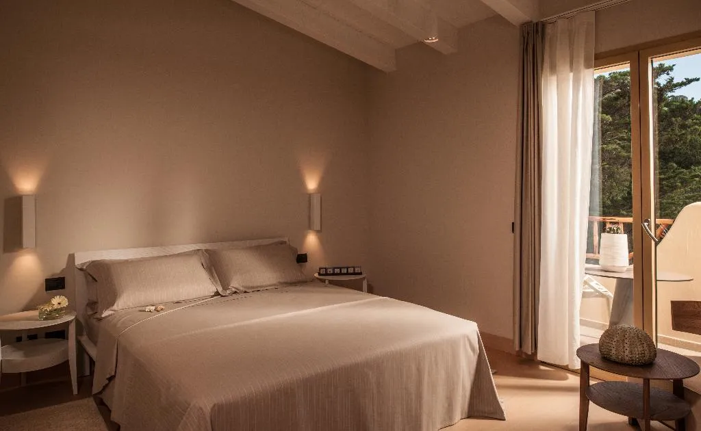 DOUBLE GARDEN VIEW Room, Cala Cuncheddi - VRetreats, Olbia