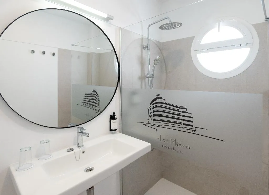 DOUBLE SINGLE USE DELUXE SEA VIEW Room, Medano, Tenerife
