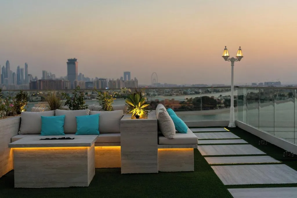 Terrace, C Central Resort The Palm Dubai, Dubai