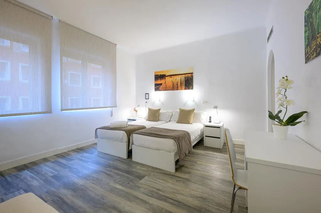 DOUBLE STANDARD Room, NeoMagna Madrid, Madrid