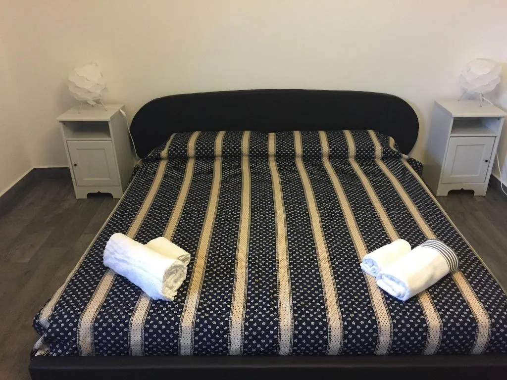 Room, Scilla e Cariddi Bed&Breakfast, Catania